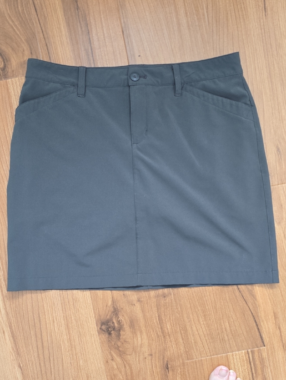 Eddie Bauer Women’s Gray Stretch Mini Skort